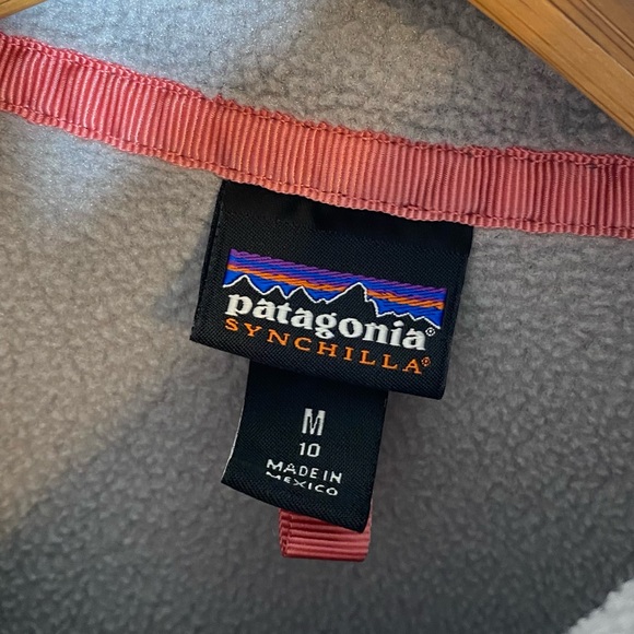 Patagonia Girls’ Lightweight Synchilla Snap-T Fleece Pullover Gray Pink M 10 - Picture 7 of 9